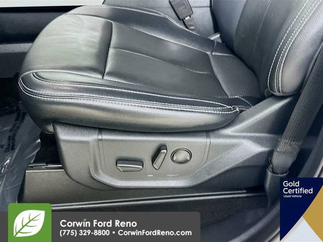 Certified 2022 Ford F350 Lariat w/ Black Appearance Package AWD/4WD image 22