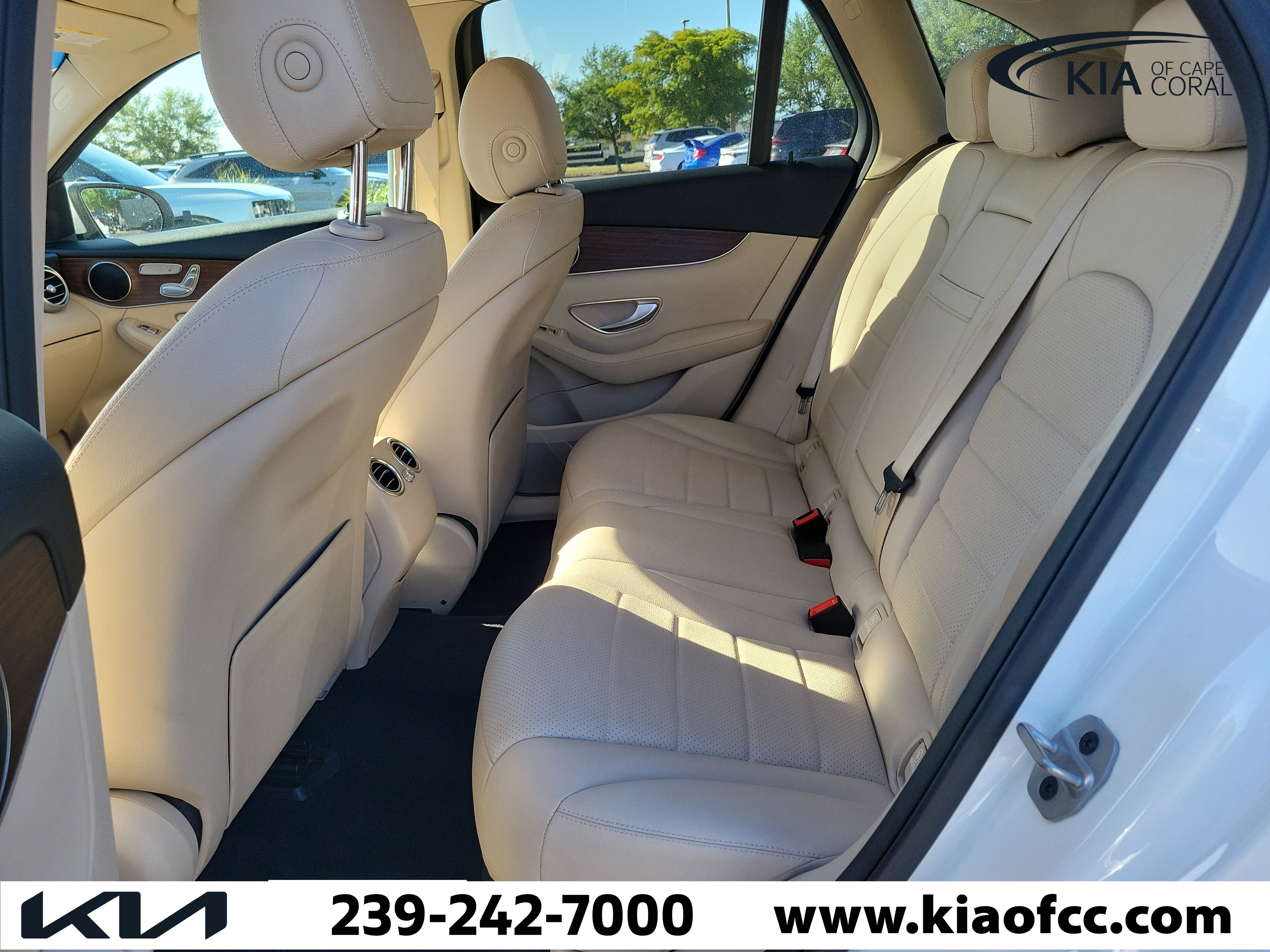 Used 2022 Mercedes-Benz GLC 300 w/ Premium Package Lite image 13