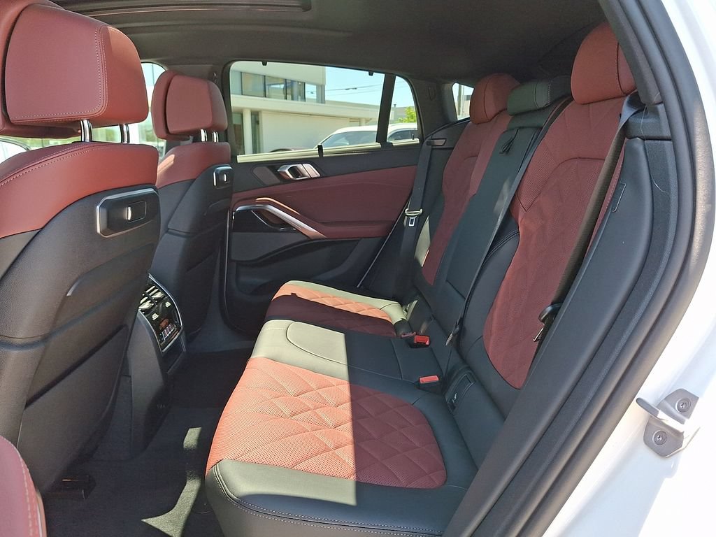 New 2027 BMW X6 xDrive40i w/ Executive Package AWD/4WD image 9