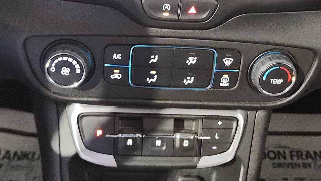 Used 2024 GMC Terrain SLE image 23