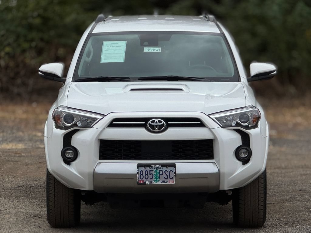 Used 2024 Toyota 4Runner TRD Off-Road Premium AWD/4WD image 2
