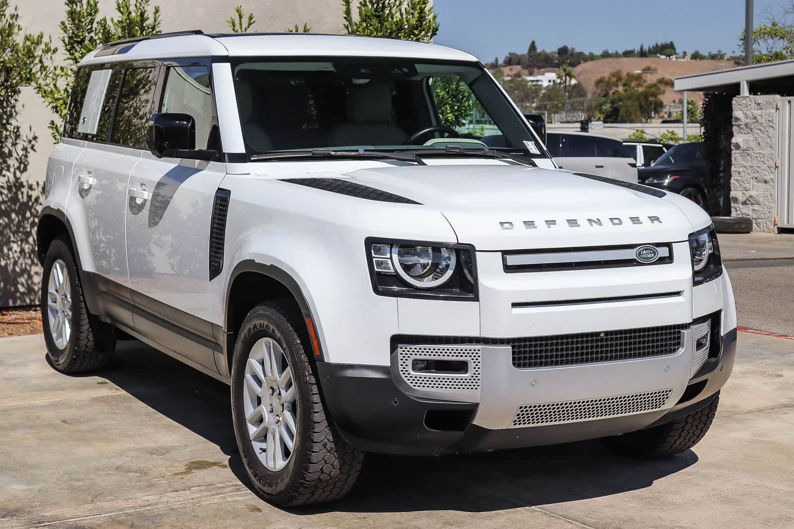 Used 2023 Land Rover Defender 110 S AWD/4WD image 3