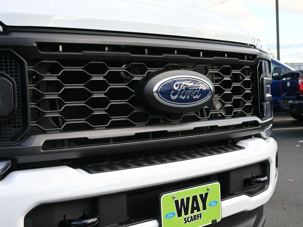 New 2026 Ford F350 4x4 Crew Cab DRW Super Duty image 13
