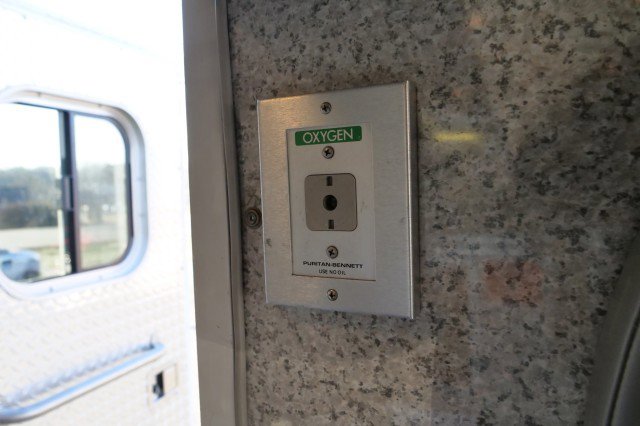 Used 2006 GMC Sierra 3500 SLE w/ Heavy-Duty Power Package image 51