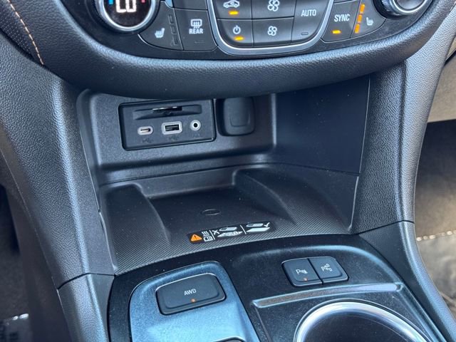 Used 2023 Chevrolet Equinox Premier image 14