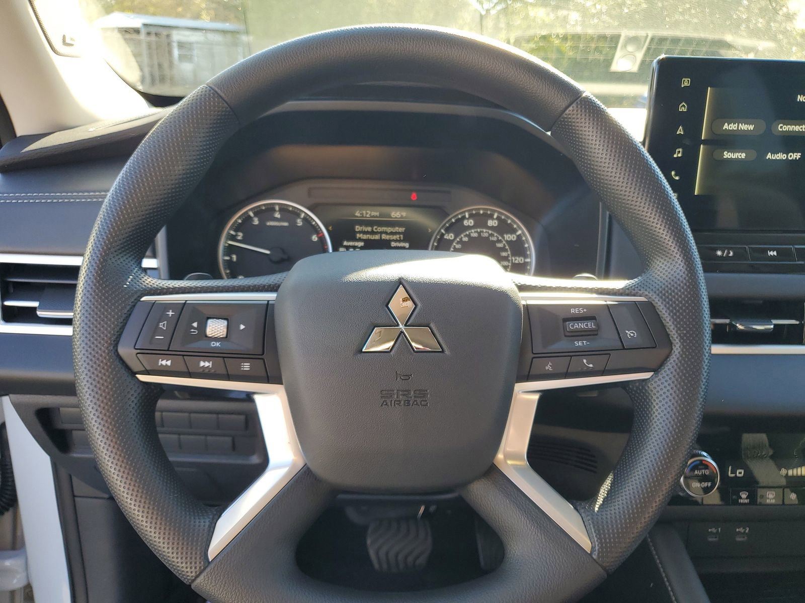 New 2026 Mitsubishi Outlander ES image 10