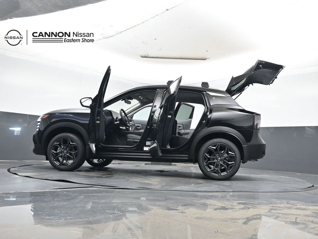 New 2025 Nissan Kicks SR FWD image 31