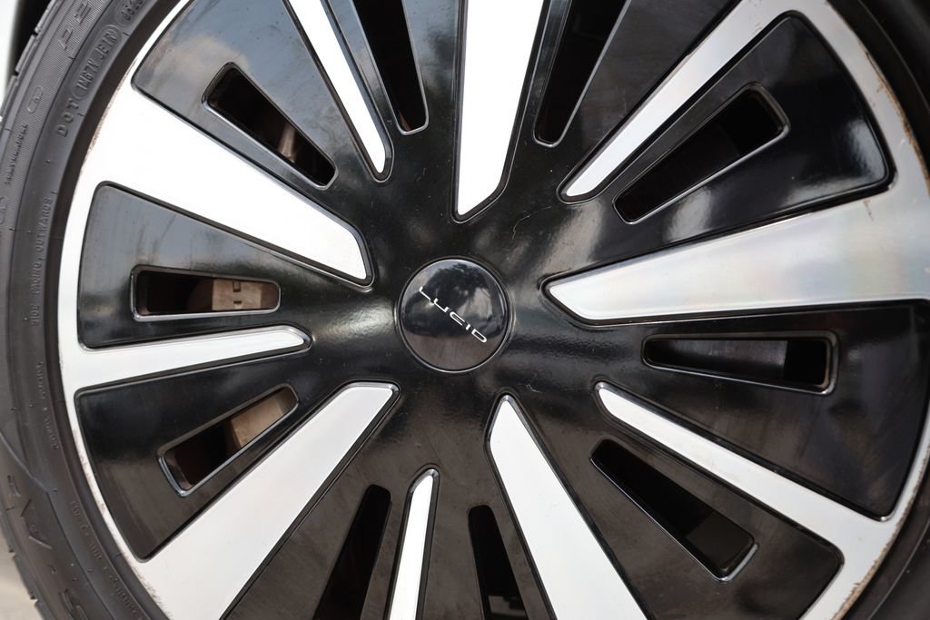 Used 2024 Lucid Air Pure RWD image 9