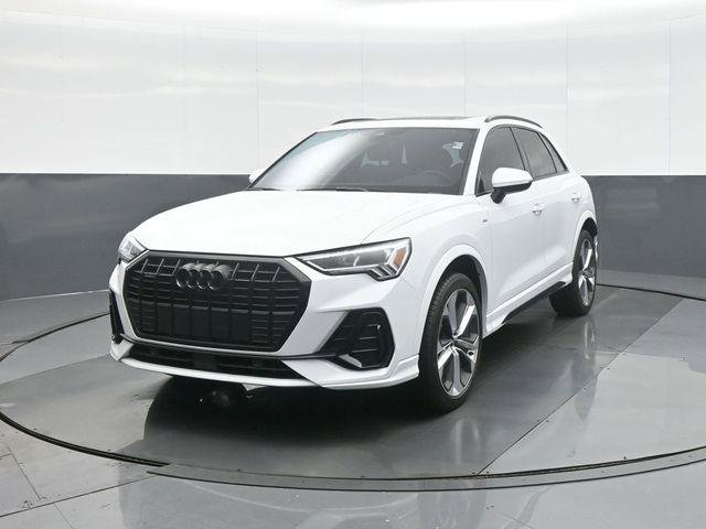 Used 2022 Audi Q3 2.0T Premium Plus w/ Premium Plus Package image 3