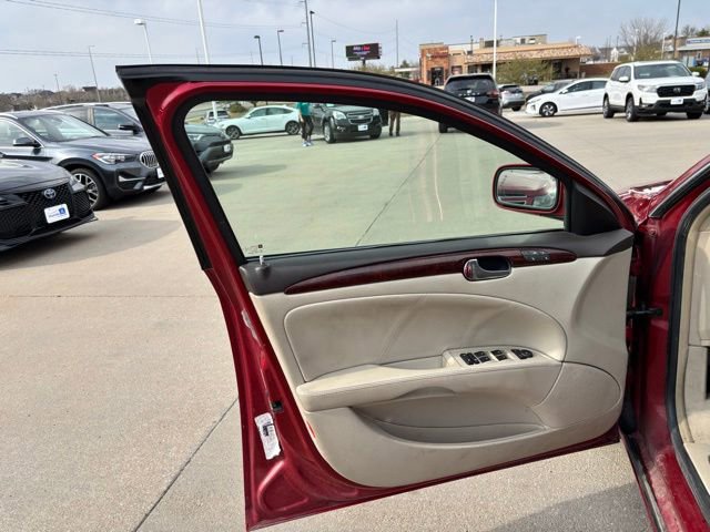 Used 2008 Buick Lucerne CXL w/ Driver Confidence Package image 9