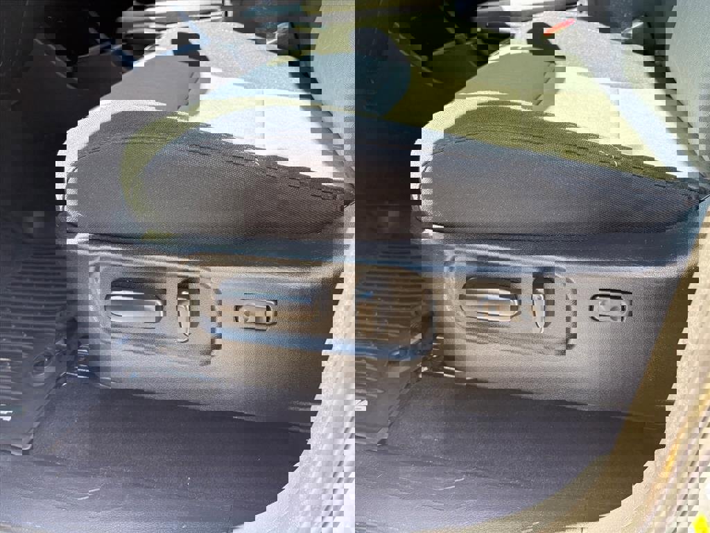 Used 2020 Toyota Tacoma TRD Sport image 15