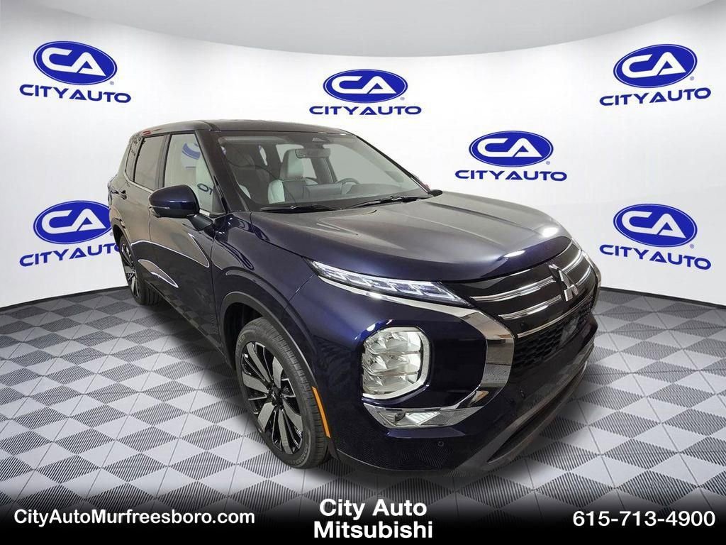 New 2025 Mitsubishi Outlander SE