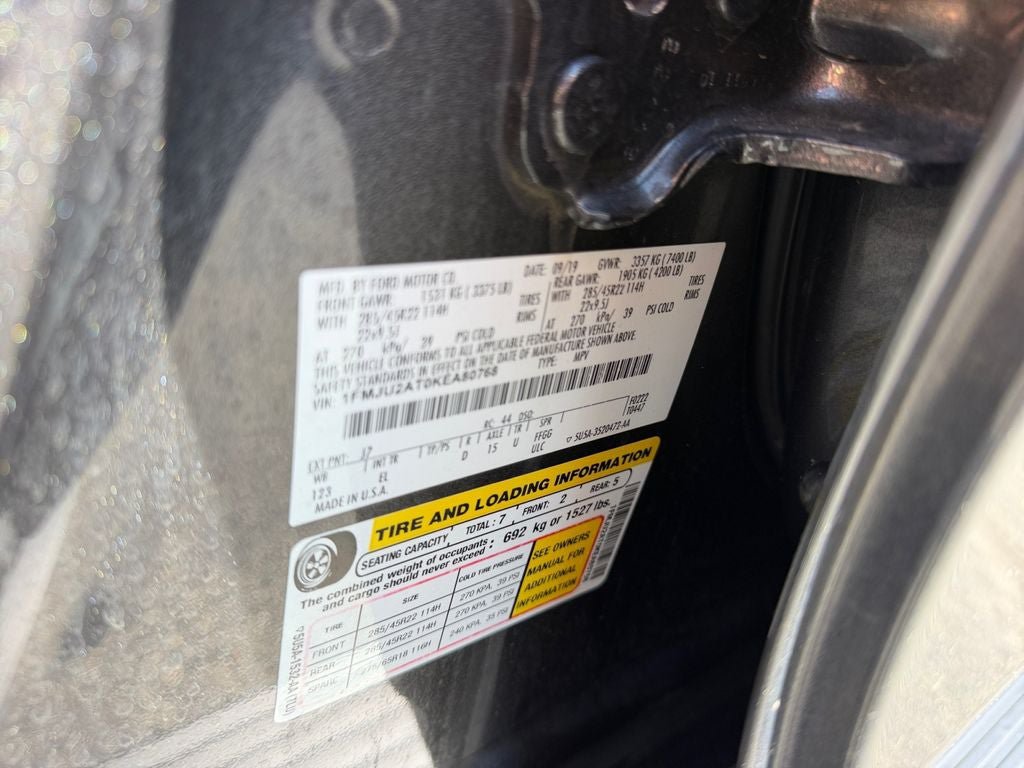 Used 2019 Ford Expedition Limited w/ Equipment Group 302A AWD/4WD image 32
