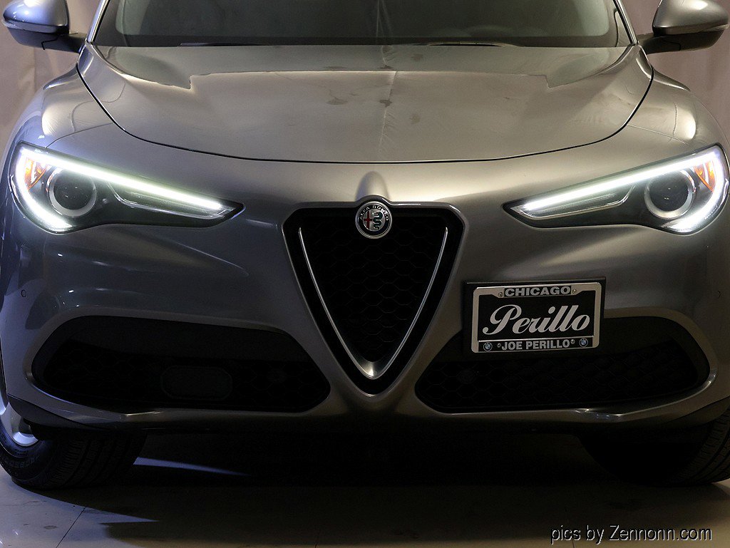 Used 2018 Alfa Romeo Stelvio AWD image 6