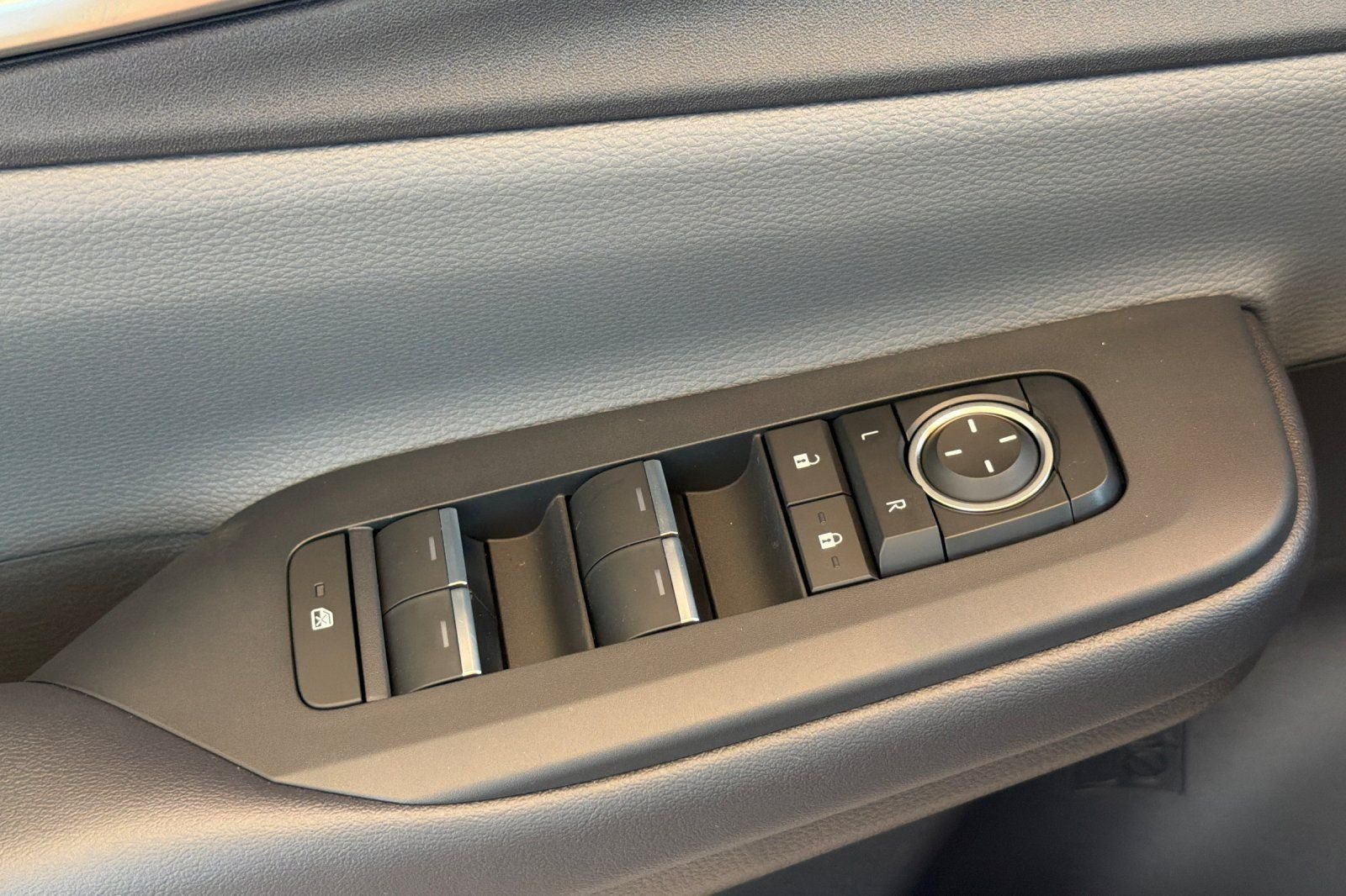 New 2026 Toyota Prius Limited AWD/4WD image 13