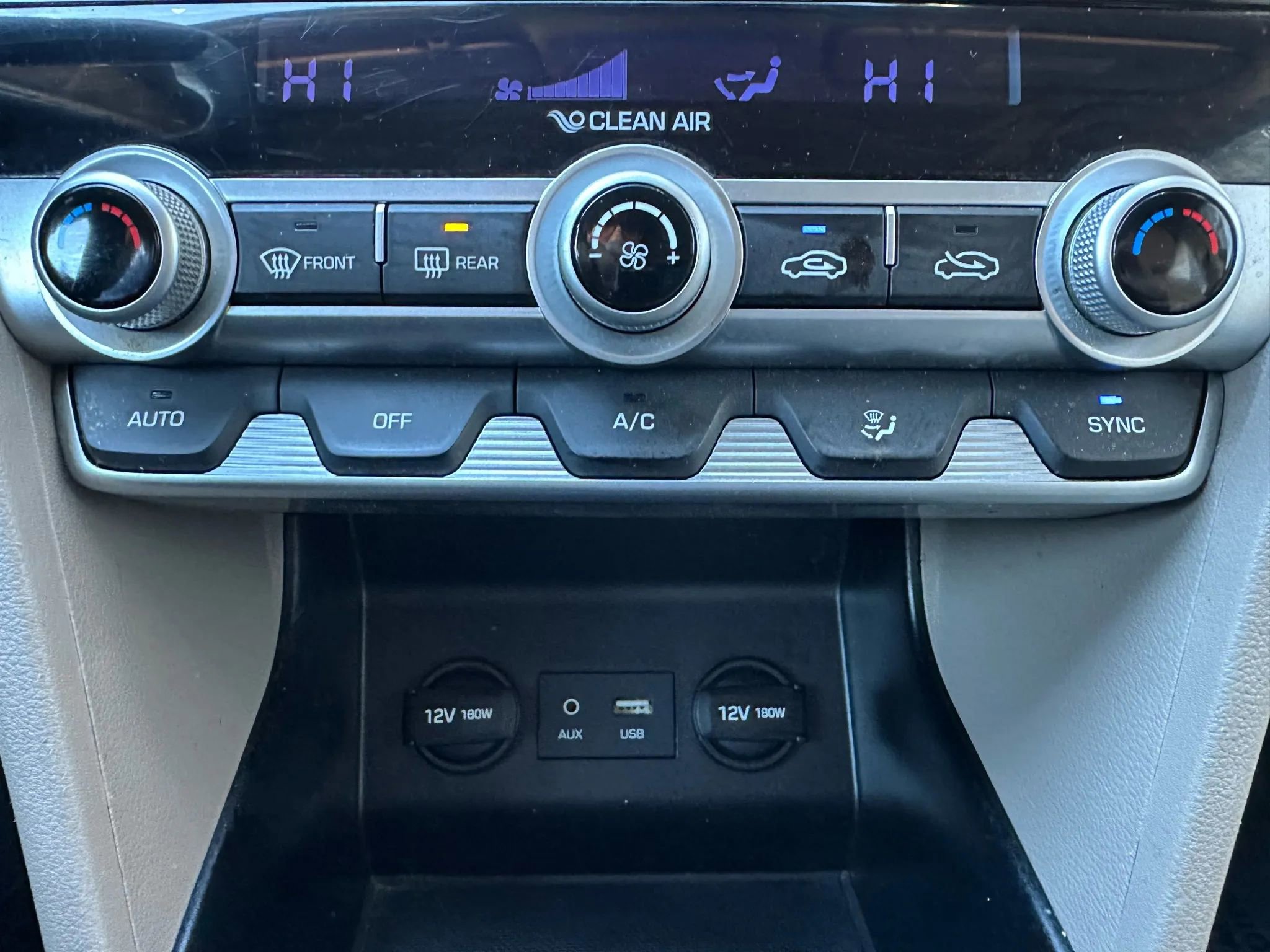 Used 2020 Hyundai Elantra SE image 21