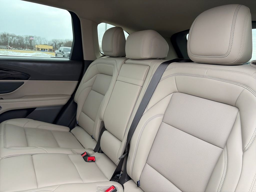 Used 2025 Lincoln Nautilus Premier image 34