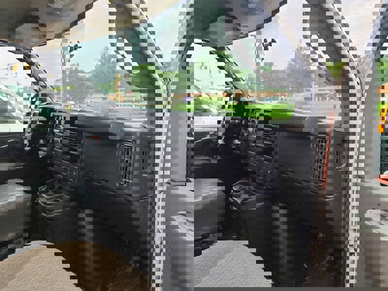 Used 2016 GMC Savana 2500 2500 3DR CARGO VAN /V8 image 12