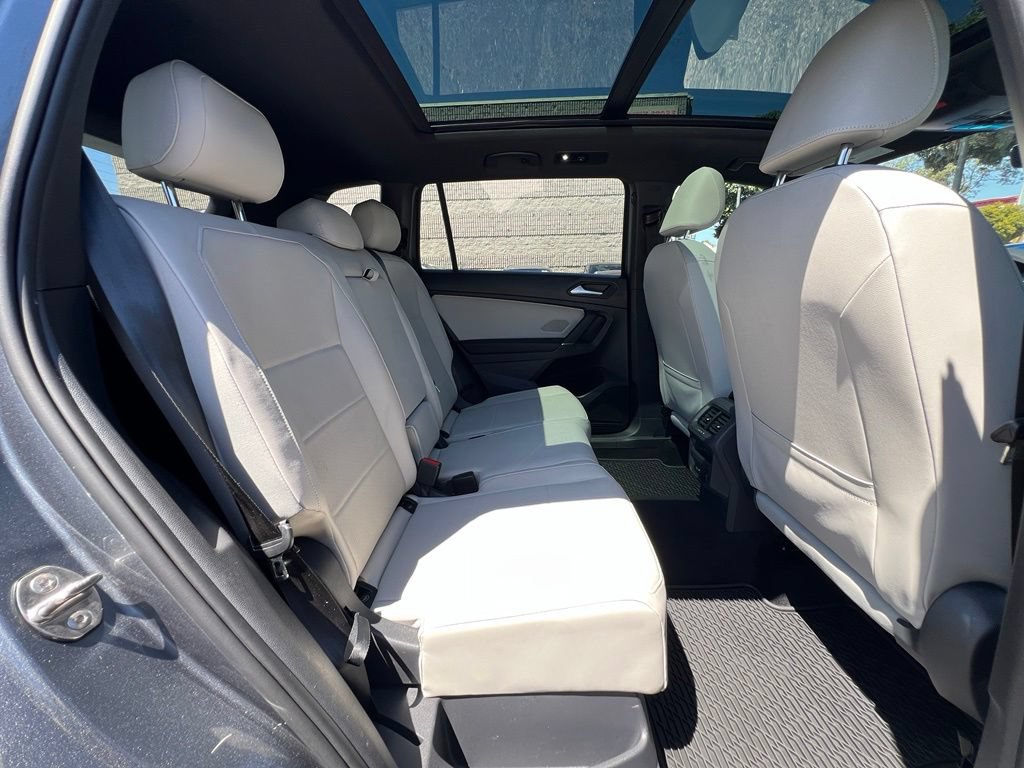 Used 2020 Volkswagen Tiguan SE R-Line AWD/4WD image 21