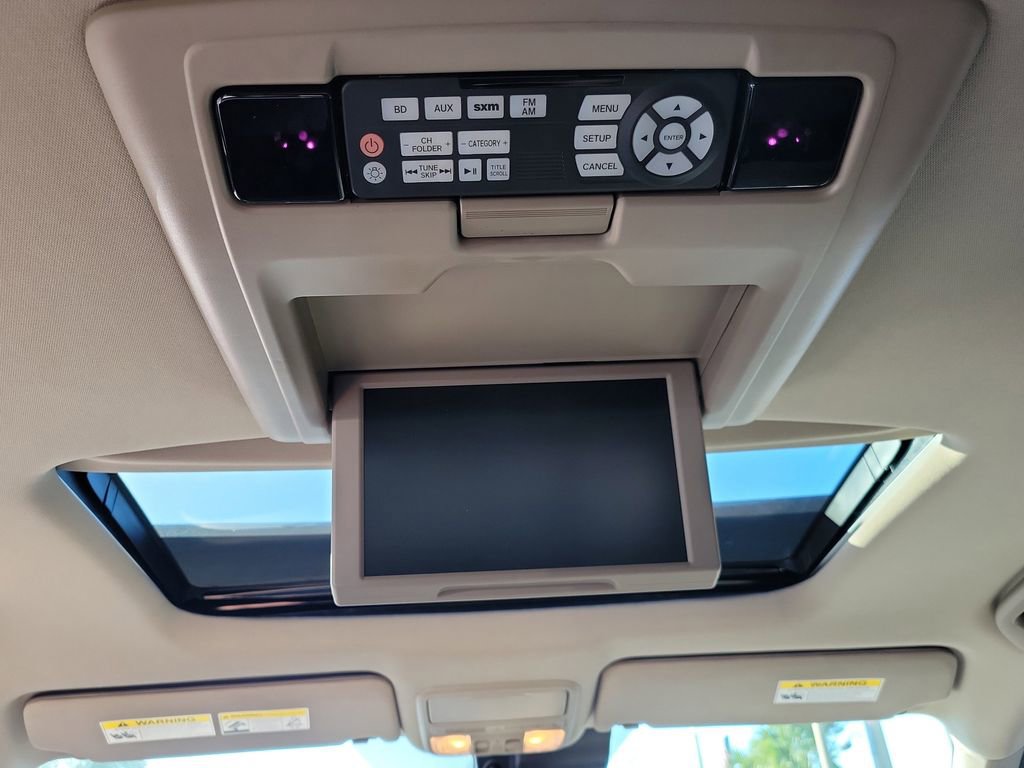 Certified 2018 Honda Pilot Touring image 18