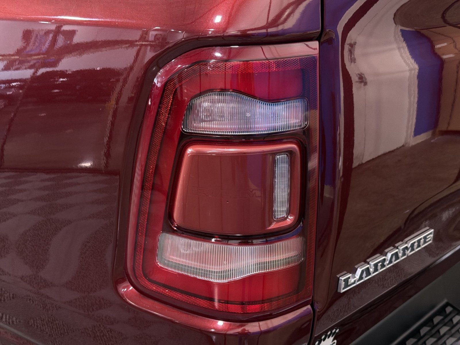 Used 2024 RAM 1500 Laramie AWD/4WD image 17