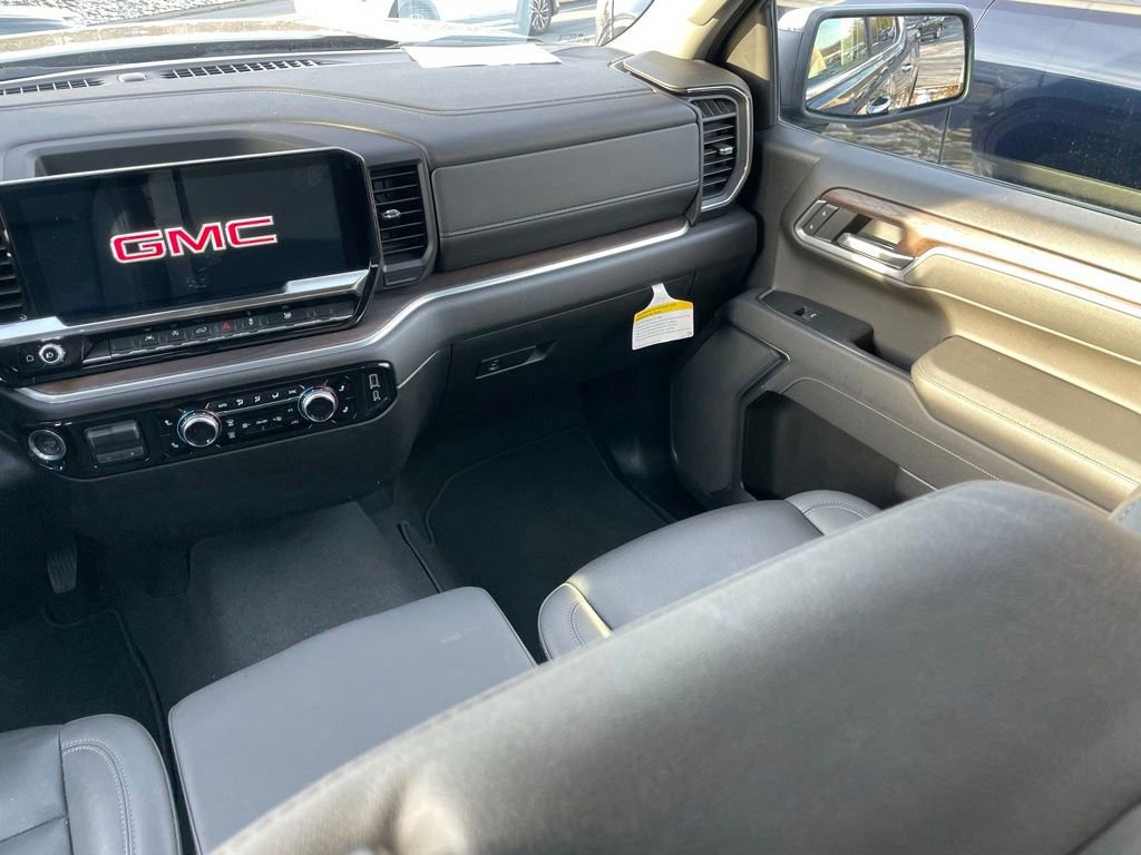 Used 2025 GMC Sierra 1500 SLT image 7