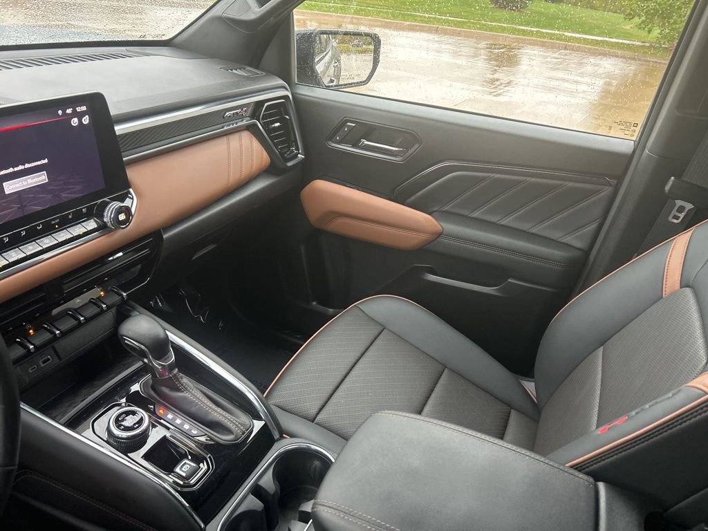 Used 2024 GMC Canyon AT4 w/ AT4 Premium Package image 32