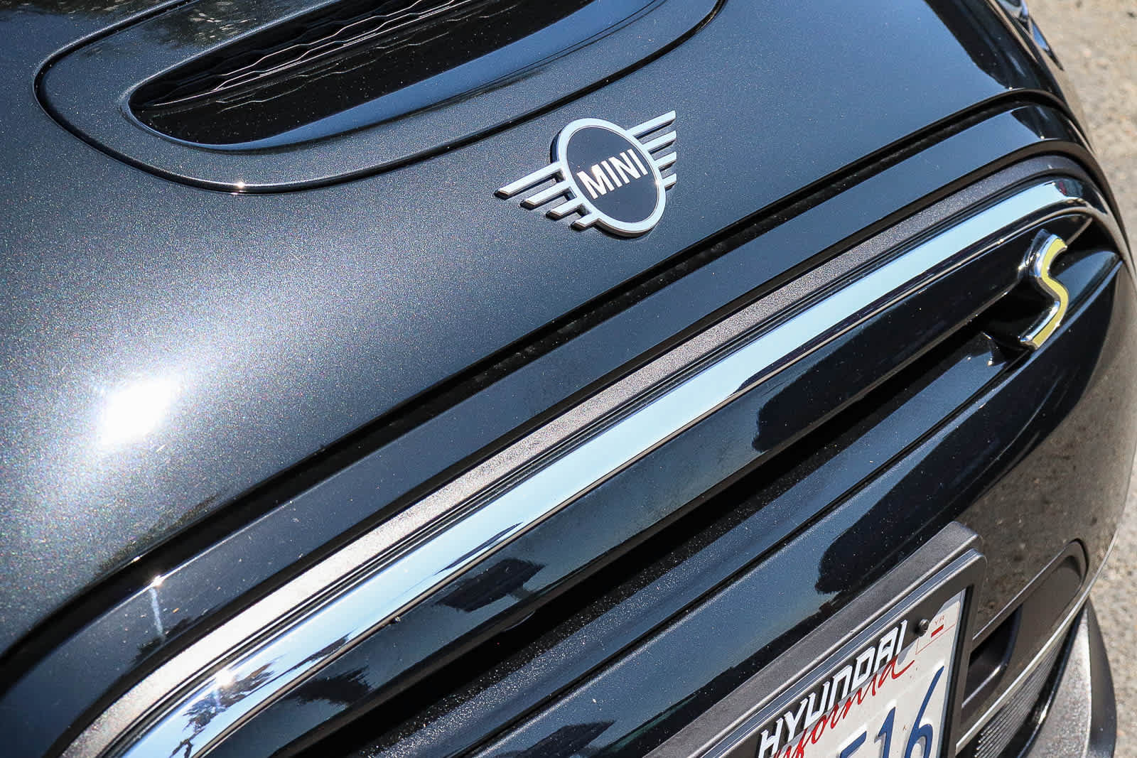 Used 2024 MINI Cooper SE FWD image 6