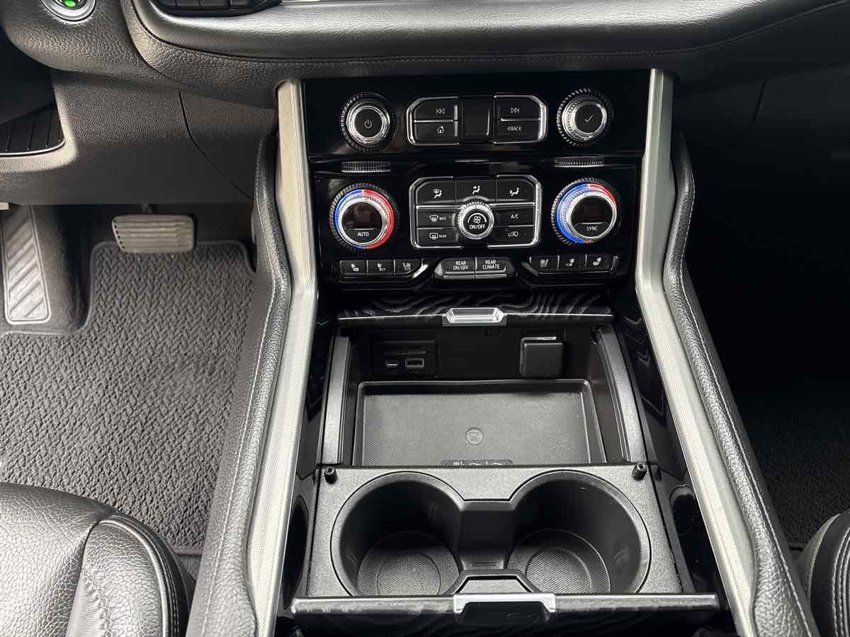 Used 2021 GMC Yukon Denali w/ Denali Premium Package image 28