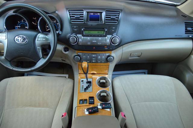 Used 2010 Toyota Highlander 4WD Hybrid w/ Extra Value Pkg 2 image 22