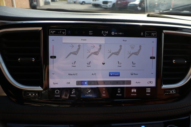 New 2026 Chrysler Pacifica Pinnacle w/ Trailer Tow Group image 22