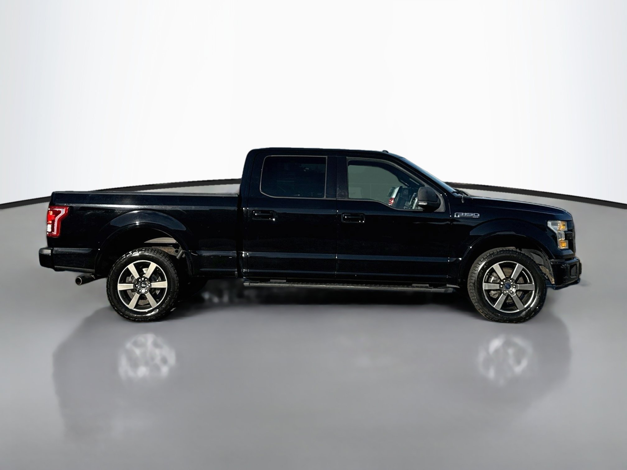 Used 2016 Ford F150 XLT w/ Equipment Group 301A Mid AWD/4WD image 8