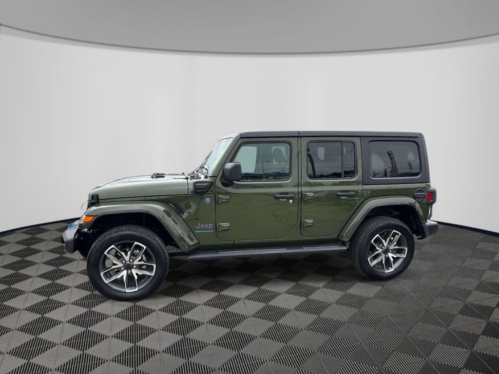Used 2024 Jeep Wrangler Unlimited w/ Convenience Group AWD/4WD image 2