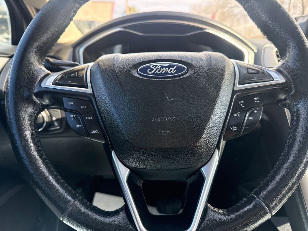 Used 2018 Ford Fusion SE w/ Fusion SE Technology Package image 28