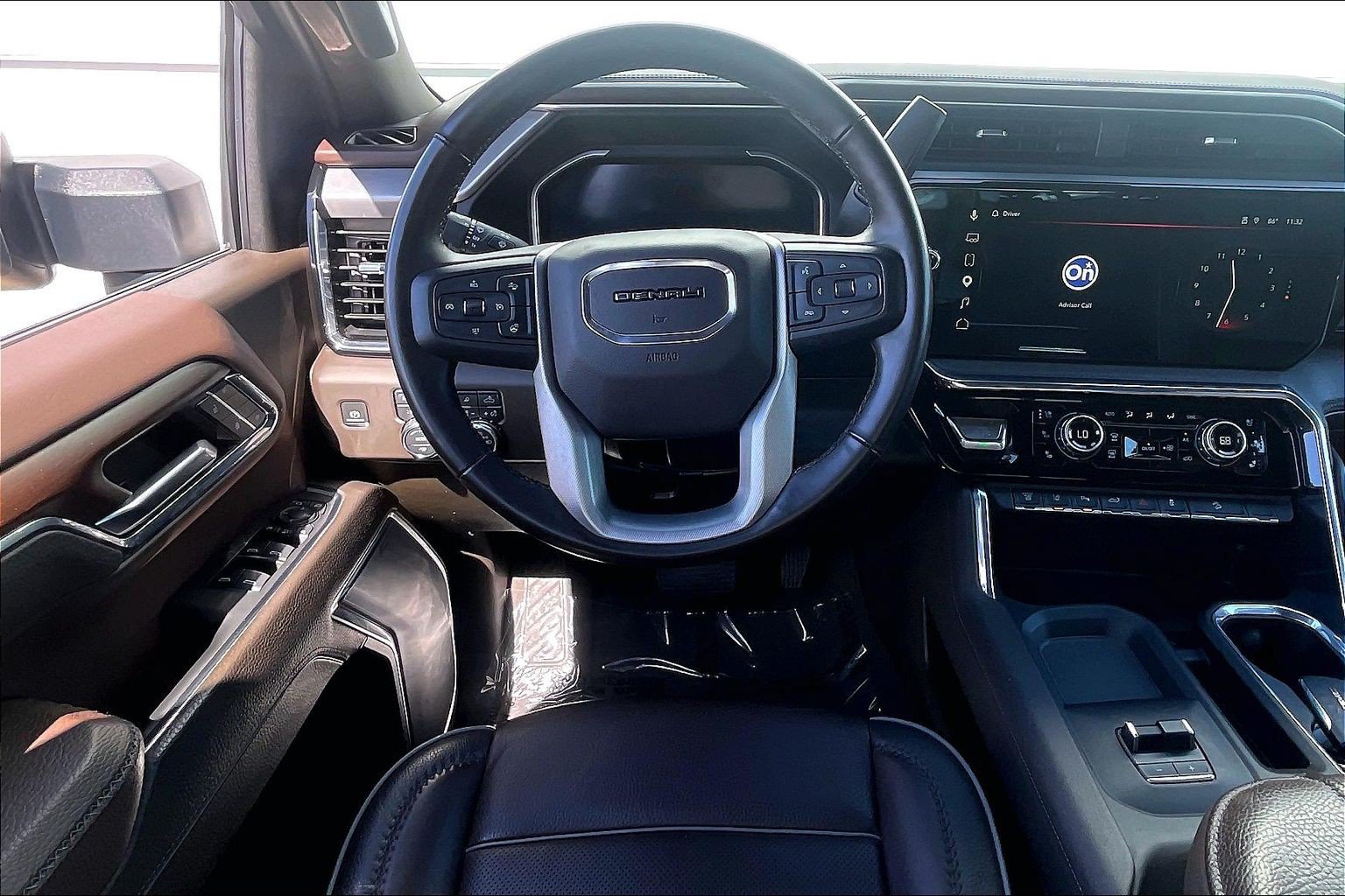 Used 2024 GMC Sierra 2500 Denali w/ Denali Reserve Package AWD/4WD image 6