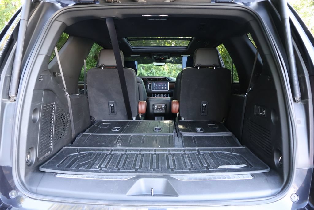 Certified 2024 GMC Yukon Denali Ultimate w/ LPO, Floor Liner Package AWD/4WD image 54