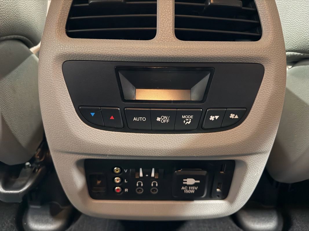 Used 2016 Honda Pilot Touring image 19