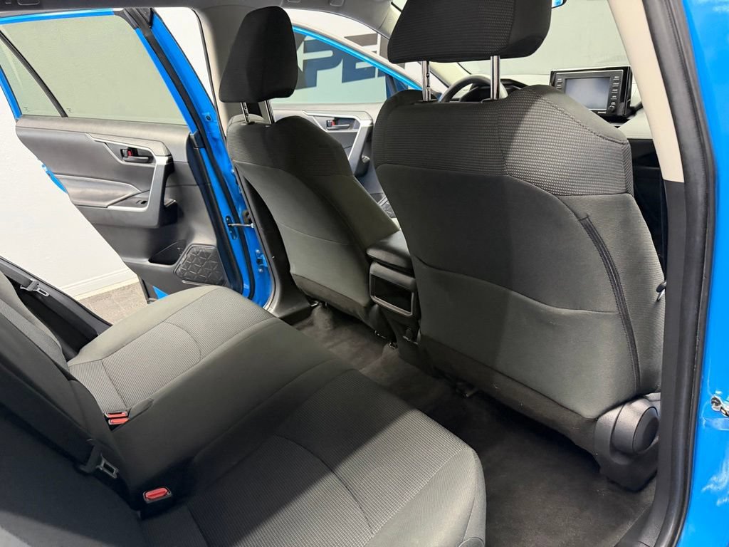 Used 2020 Toyota RAV4 LE FWD image 45