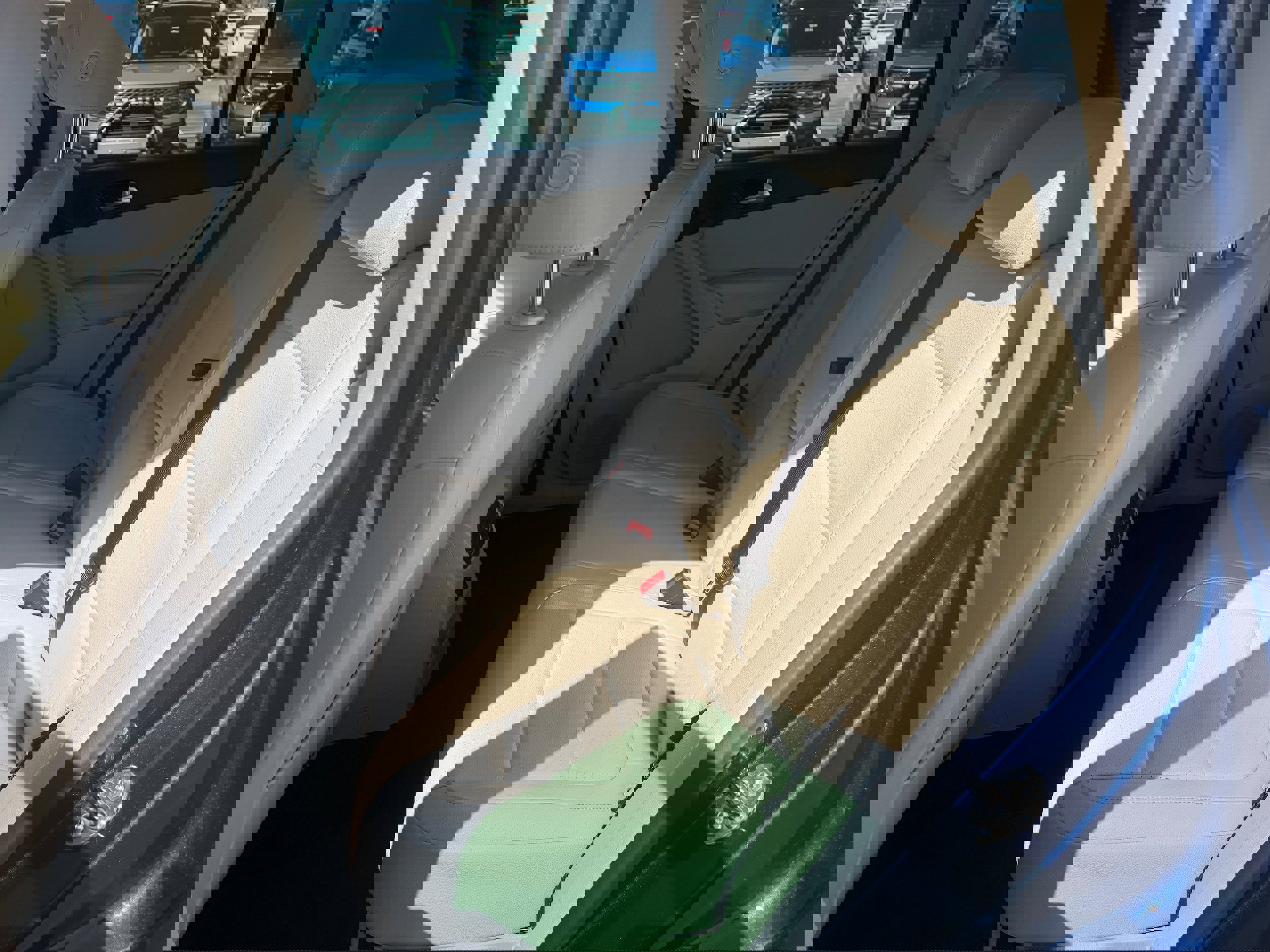 Used 2011 Volkswagen Tiguan SE AWD/4WD image 9