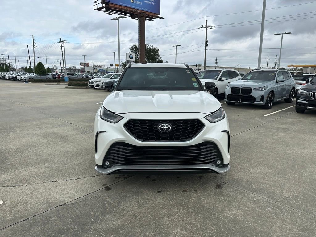 Used 2021 Toyota Highlander XSE image 2