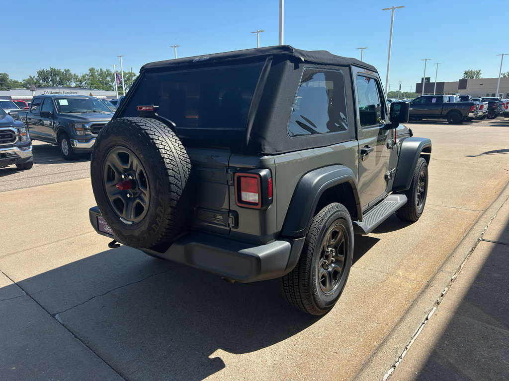 Used 2018 Jeep Wrangler Sport AWD/4WD image 5