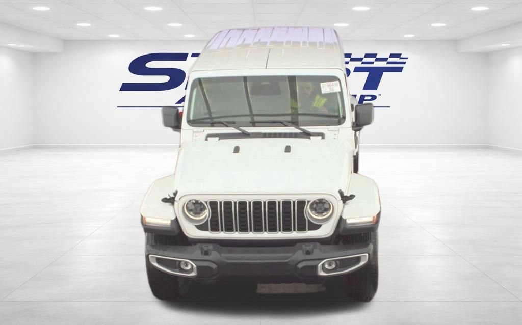 Used 2025 Jeep Wrangler Unlimited Sahara w/ Safety Group image 2