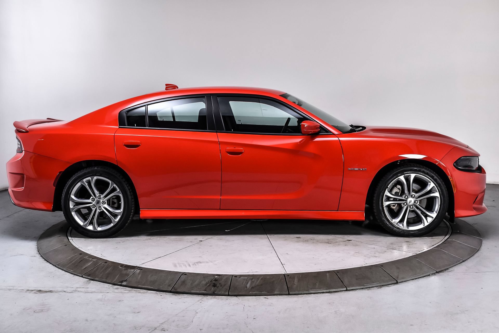 Used 2022 Dodge Charger R/T RWD image 7