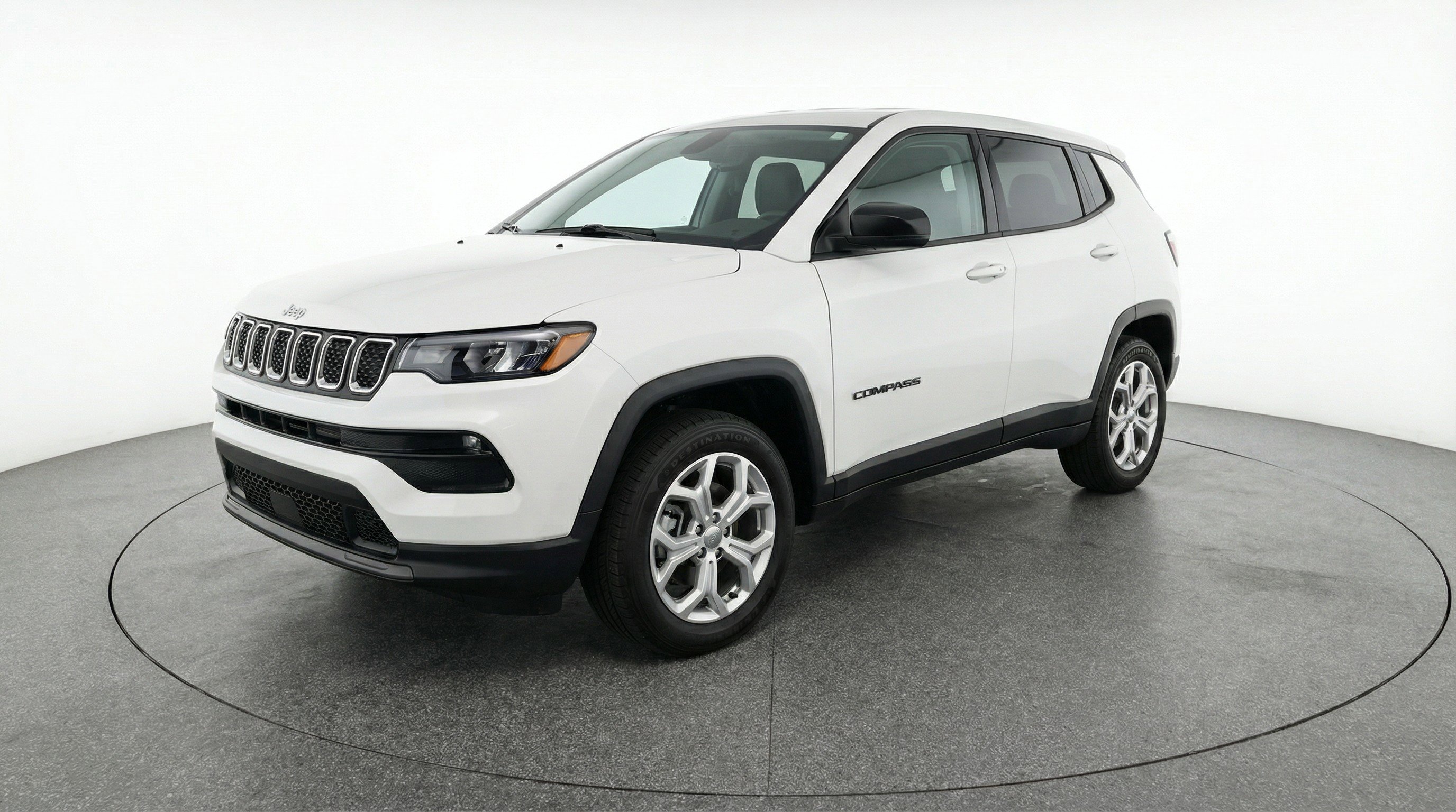Used 2025 Jeep Compass Latitude AWD/4WD image 3