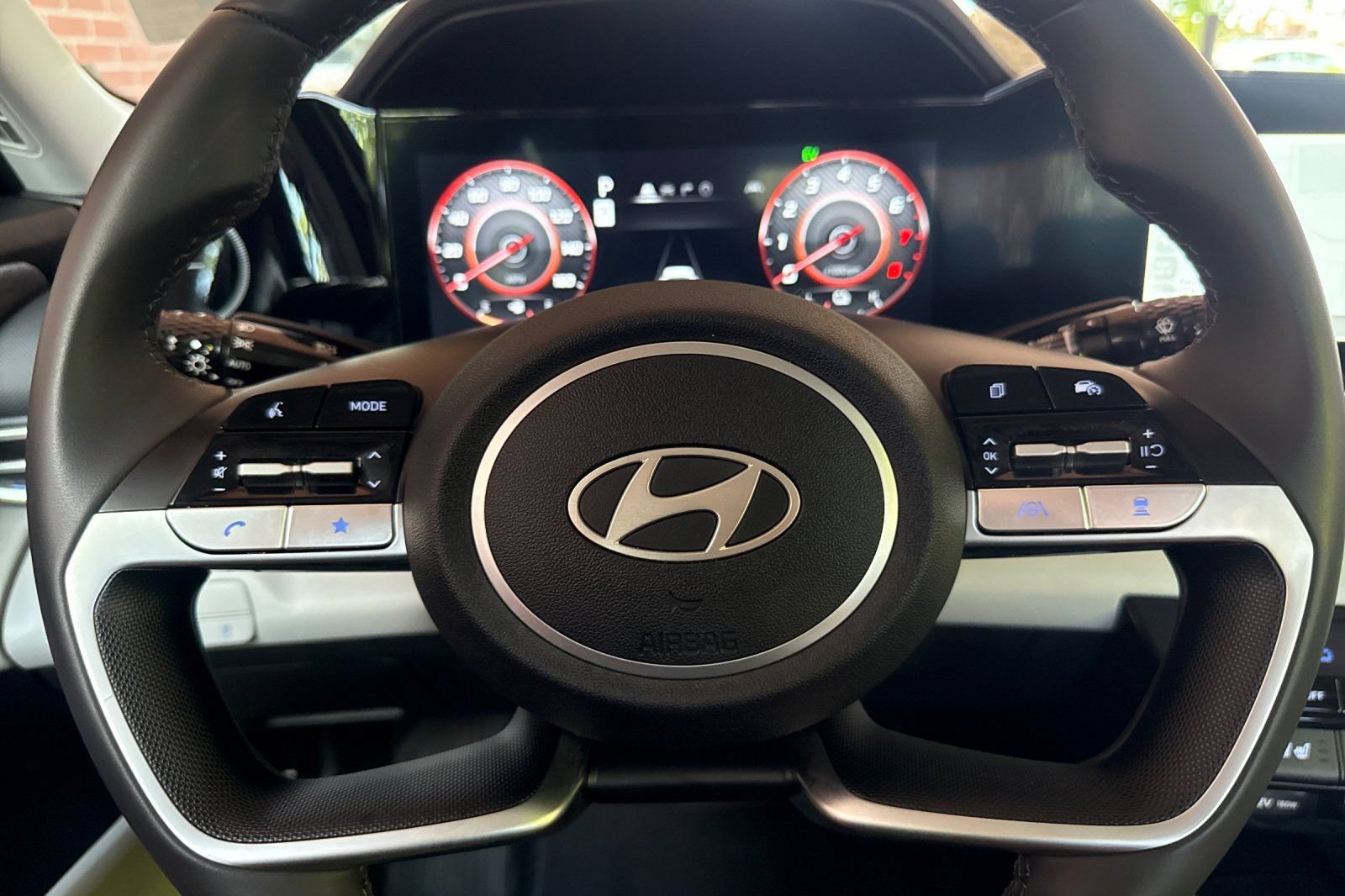 Used 2025 Hyundai Elantra Limited FWD image 29