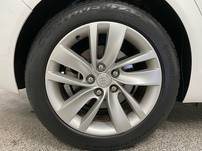 Used 2016 Buick Regal Premium w/ Driver Confidence Package #2 image 25