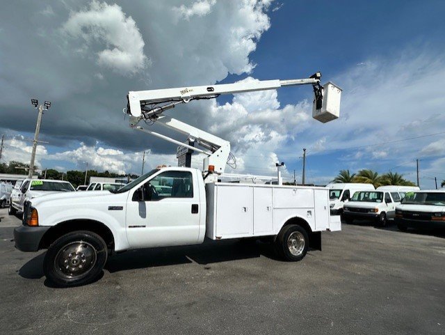 Used 2000 Ford F550 2WD Regular Cab Super Duty image 9