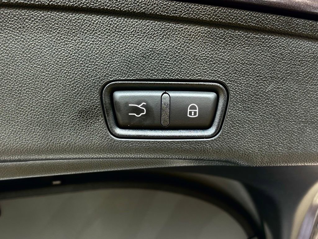 Used 2024 Maserati Grecale Trofeo image 31