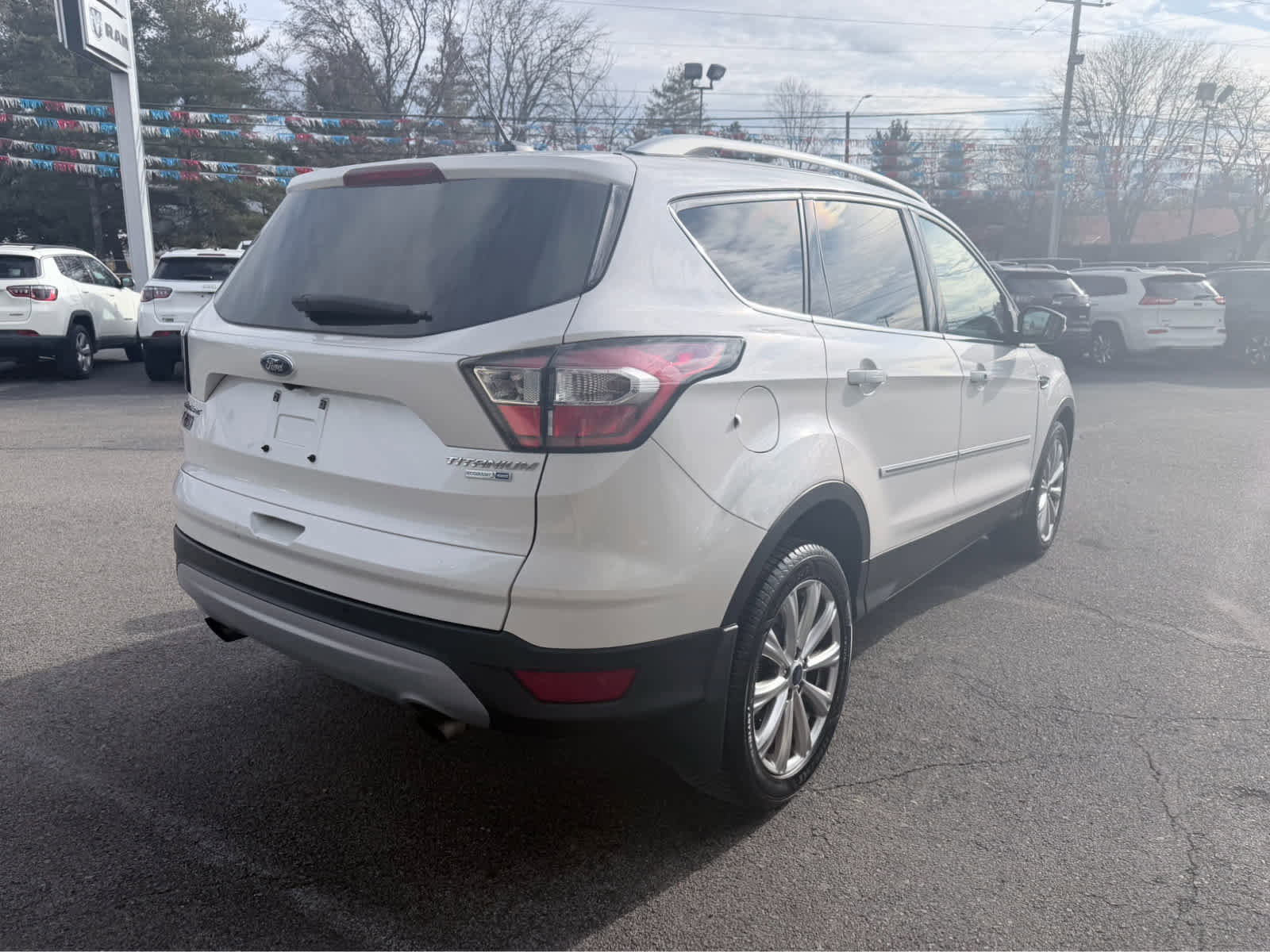 Used 2017 Ford Escape Titanium image 8