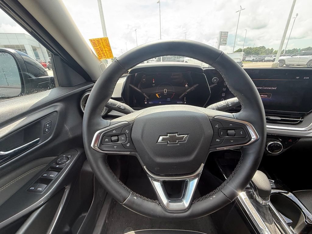 Used 2025 Chevrolet Trax ACTIV w/ Driver Confidence Package FWD image 11